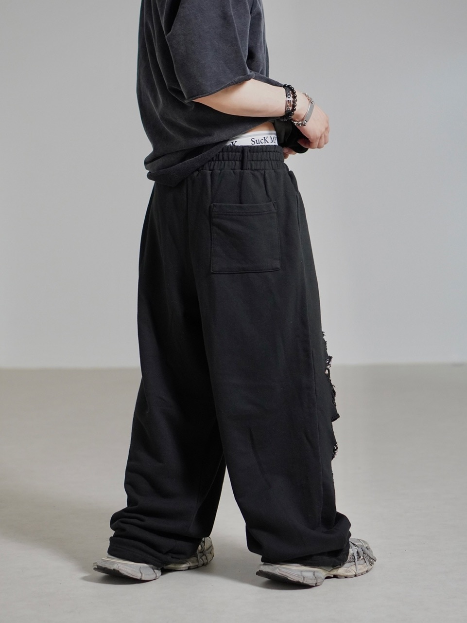 NULLUS 24aw WIDE LEG PANTS スウェットパンツ　サイズ3 NULLUS 24aw WIDE LEG PANTS スウェットパンツ サイズ3 - メルカリ