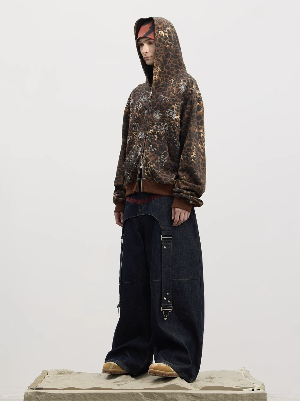 DND4DES】Cartoon Rhinestone-Studded Leopard Print Zip Hoodie