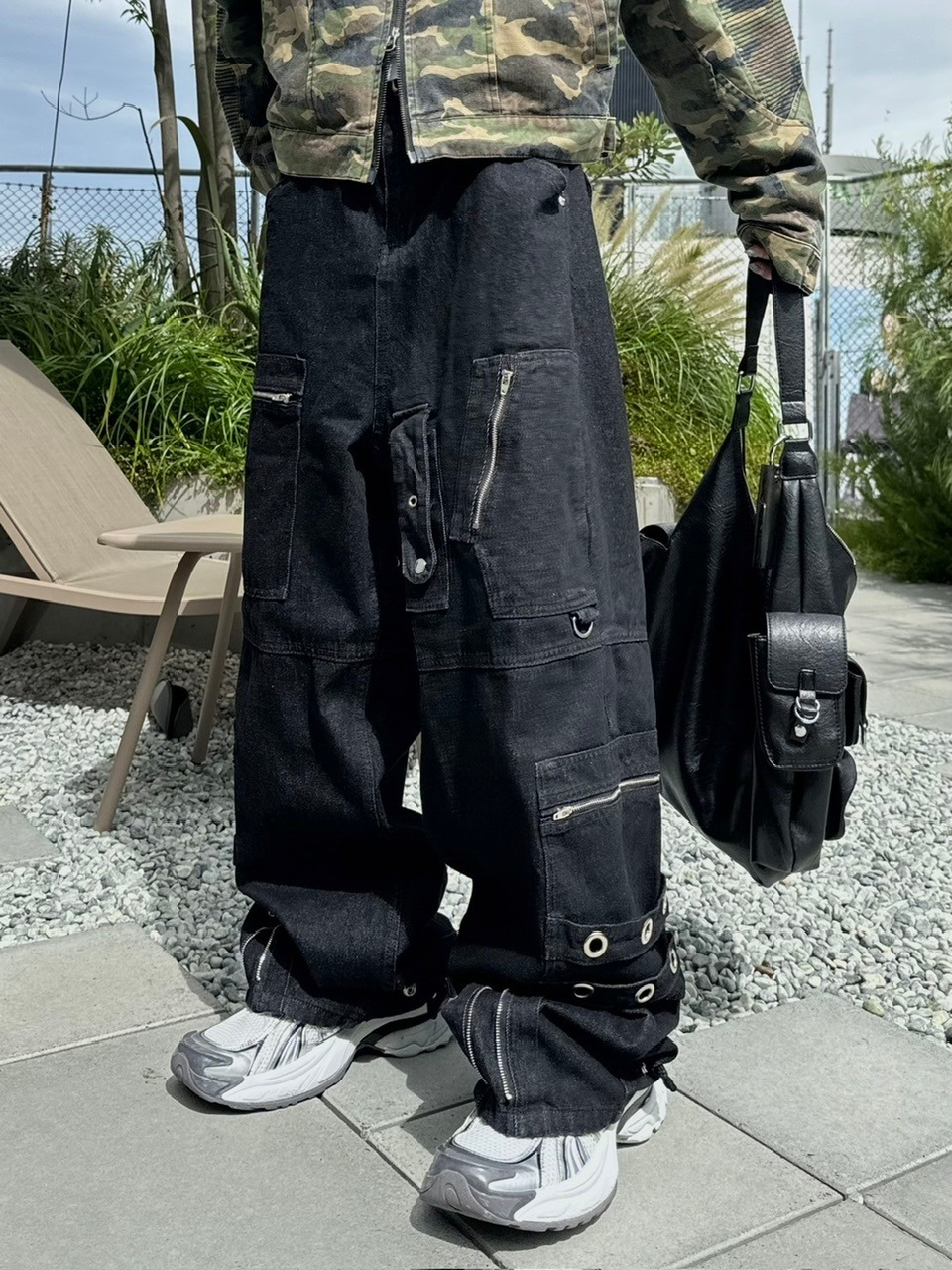 【Chikashitsu +】steel ring denim cargo Chikashitsu + Steel Ring Denim Cargo