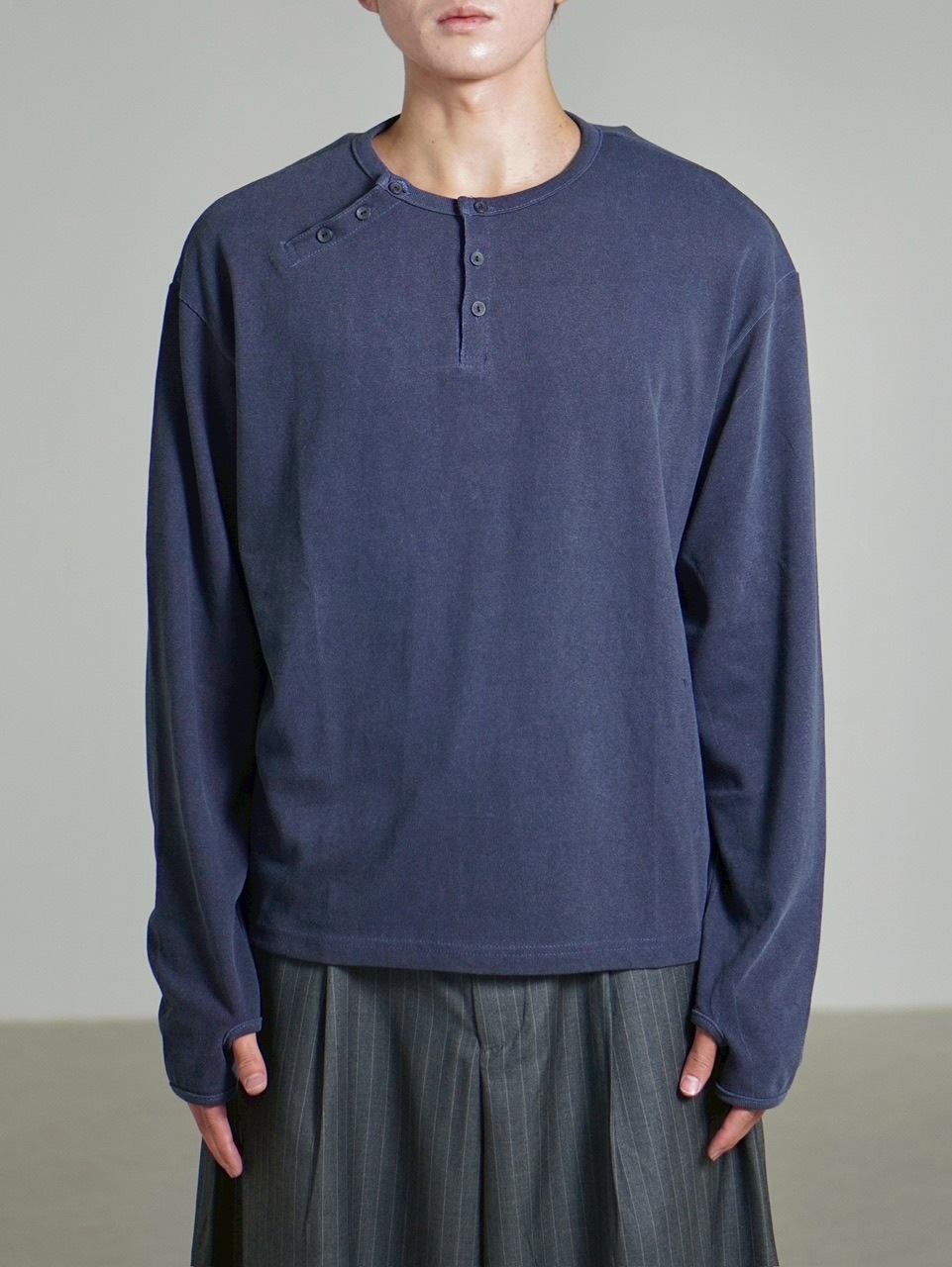 受注制【Chikashitsu +】double button henry neck long sleeve tee