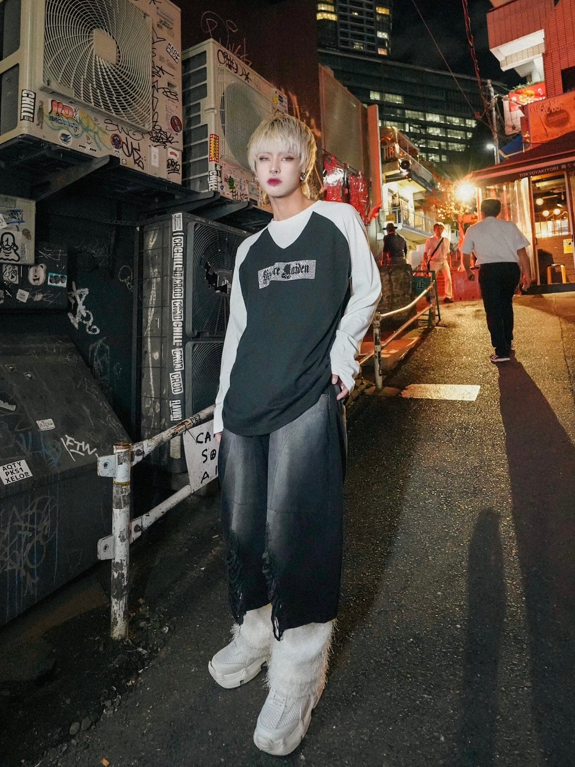 Bizarre Maiden ビザール メイデン ラインストーン ロゴ ラグラン Bizarre Maiden】rhinestone logo raglan tee (2color