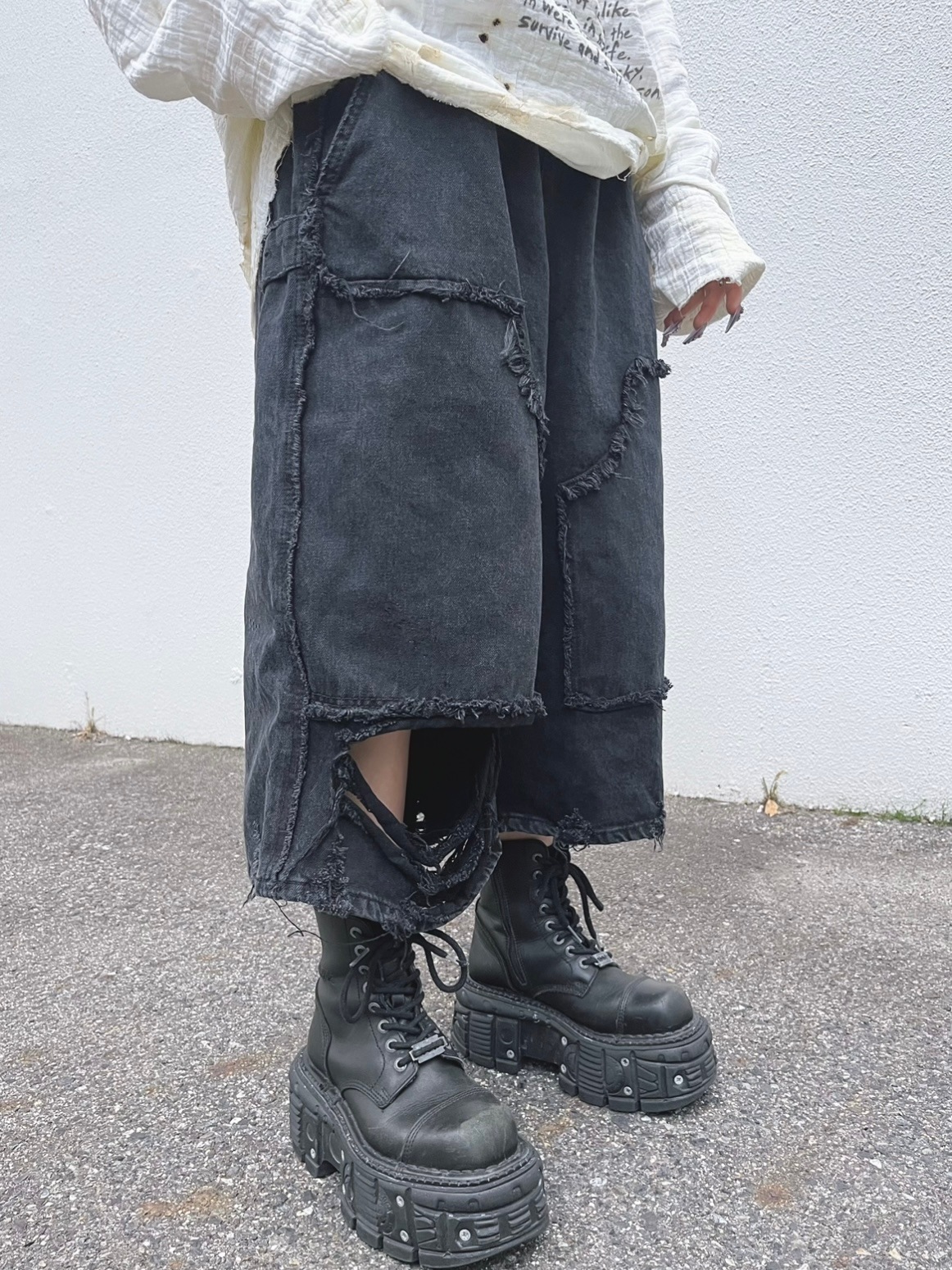 パンツ black all damage denim pants(mmoption) 受注制【Bizarre Maiden】damage wide half denim pants | OUR