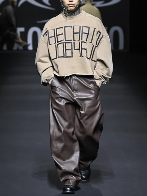 【AJO AJOBYAJO】24FW★ THE CHAIN Washed Cropped Sweatshirt AJOBYAJO】THE CHAIN Washed Cropped Sweatshirt | OUR BRAND