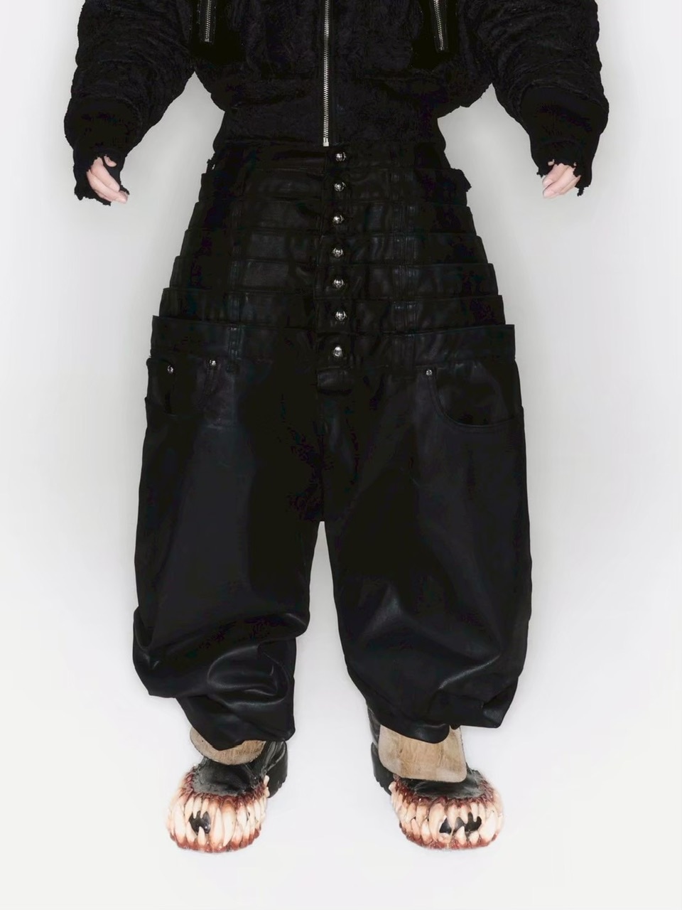 【UNIZ】8 Backs J-Cut Pants / 【ユニズ】ダーティーライクレイヤードバルーンデニムパンツ