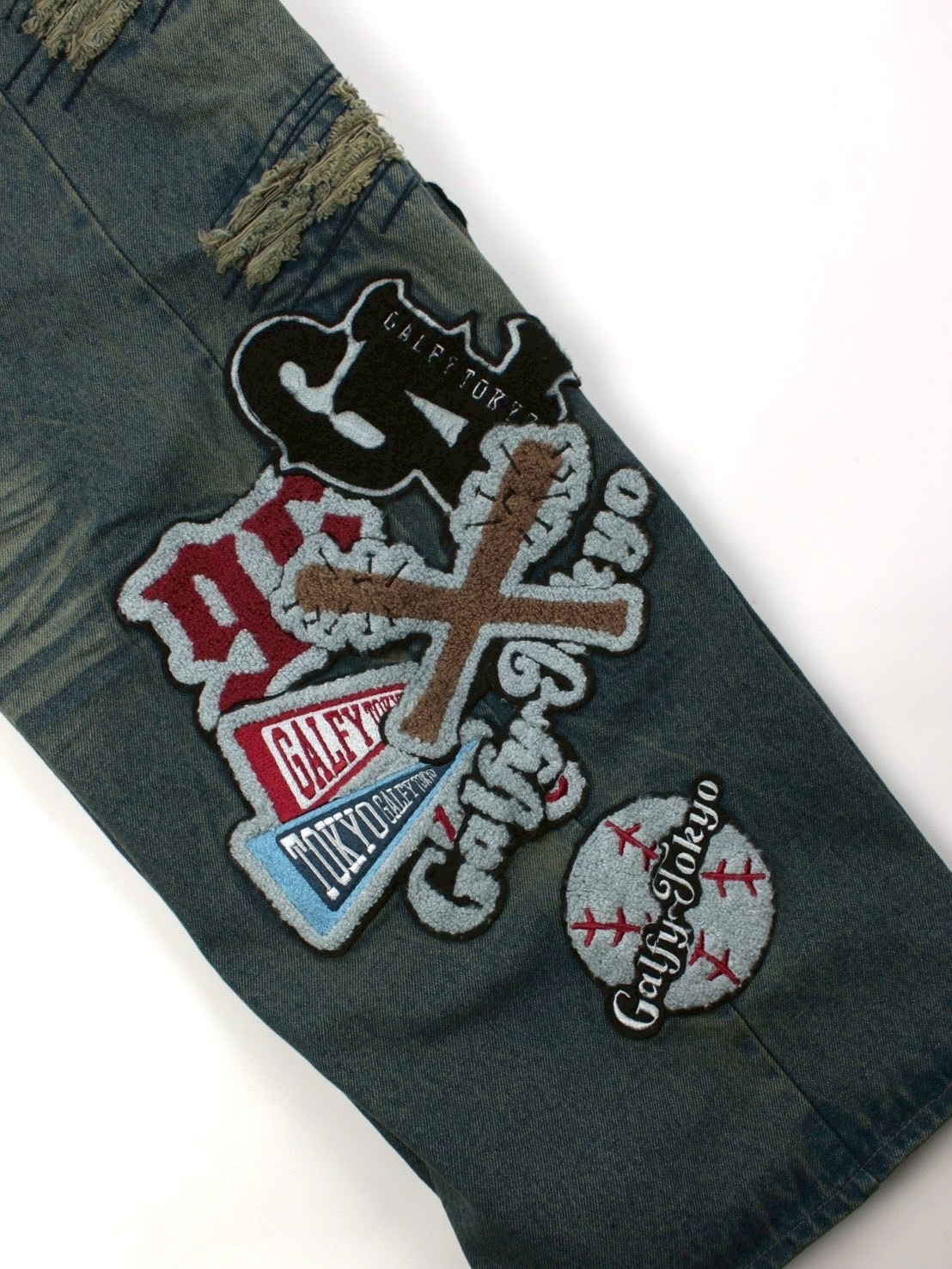 【GALFY】ワッペンだらけデニム
