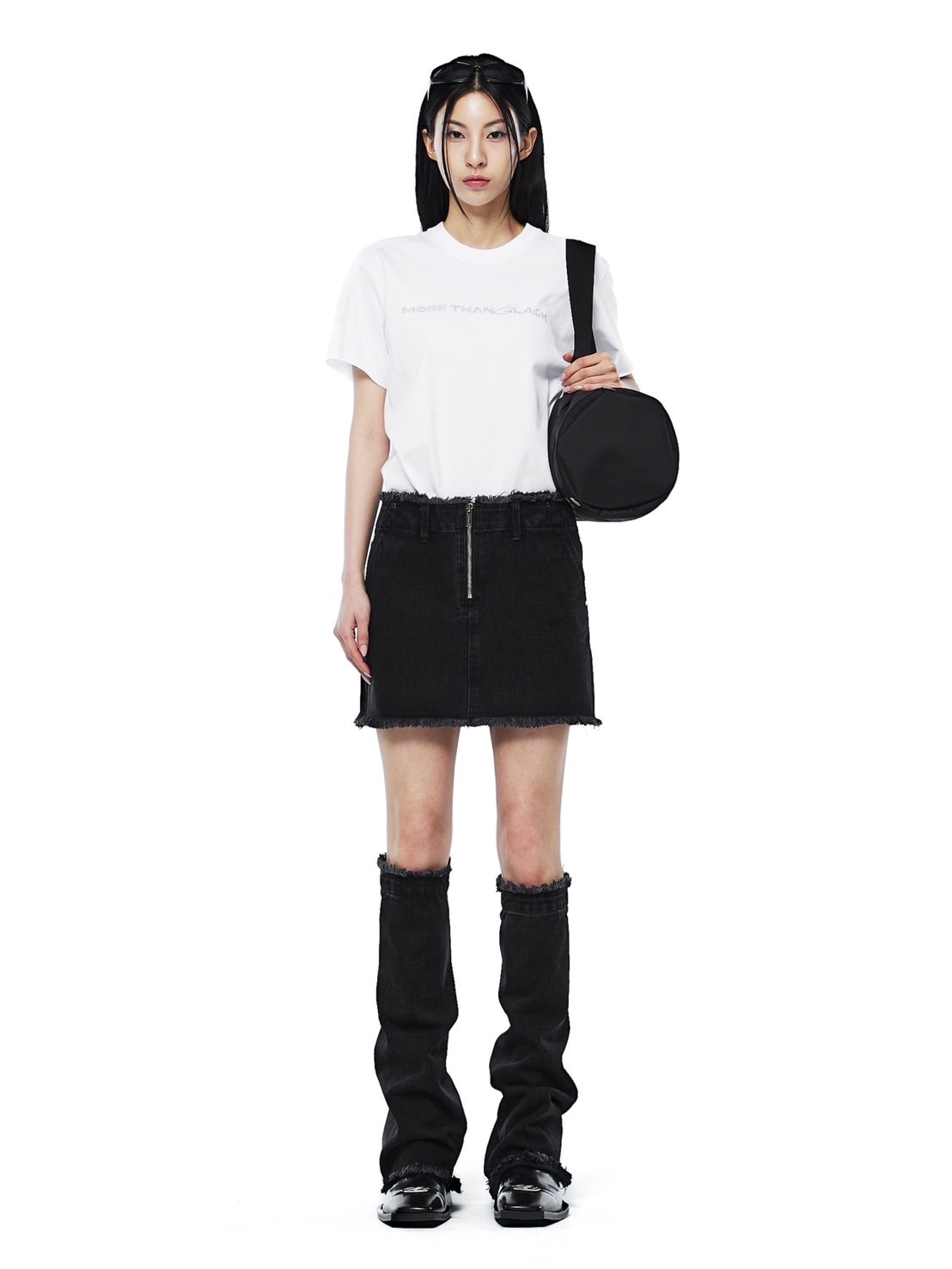 【MORE THAN BLACK】CUT OFF DENIM SKIRT