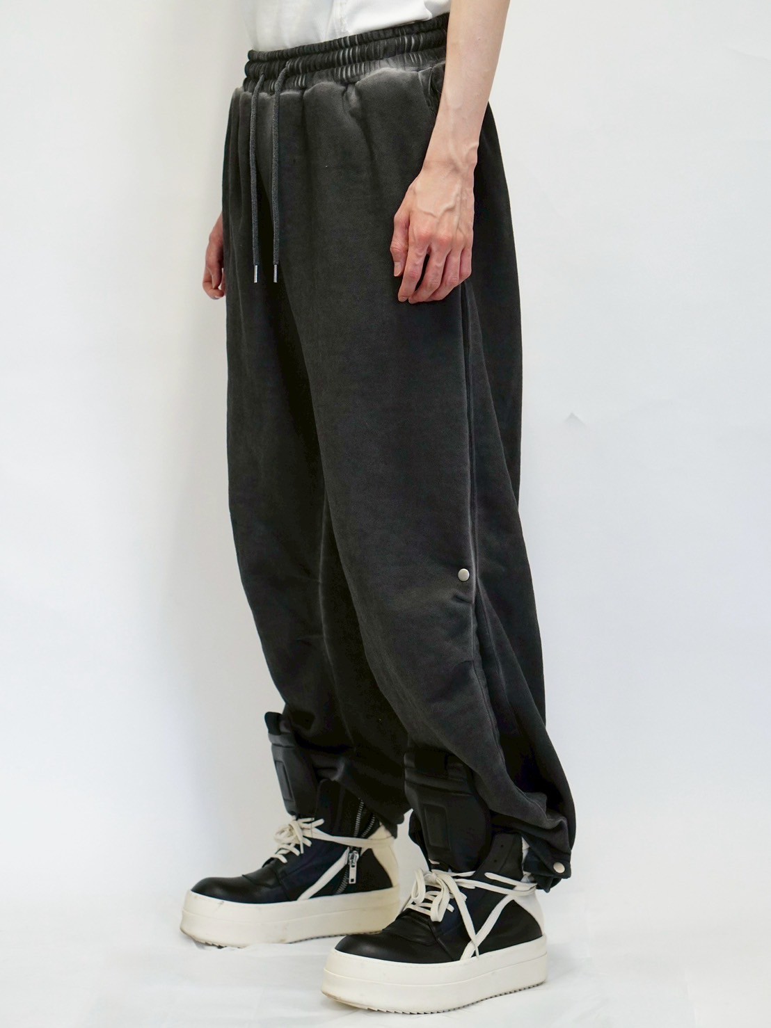 DIG YOUR OWN GRAVE】Spray coating sweat pants | OUR BRAND,DIG YOUR