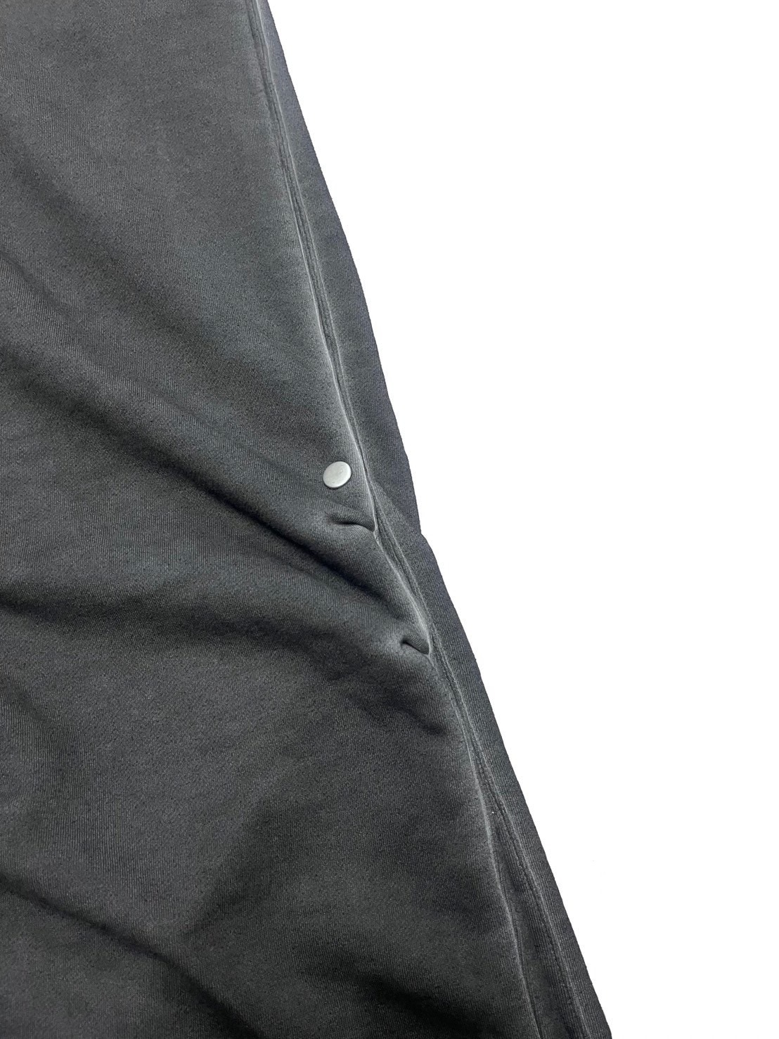 【DIG YOUR OWN GRAVE】Spray coating sweat pants