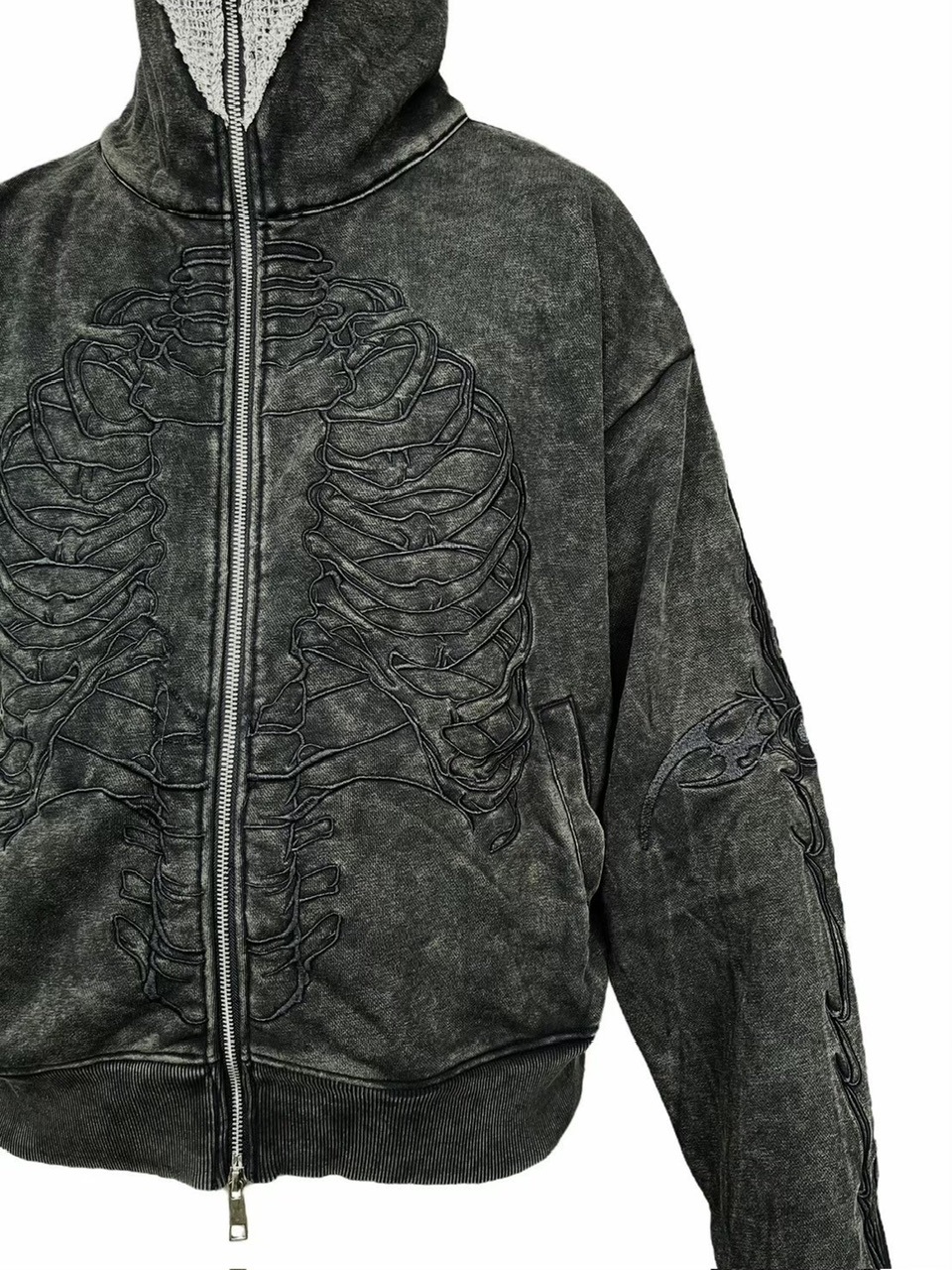 【UNIZ】SKELETON KNIGHT HOODIE / 【ユニズ】刺しゅうロゴダブルフルジップパーカー