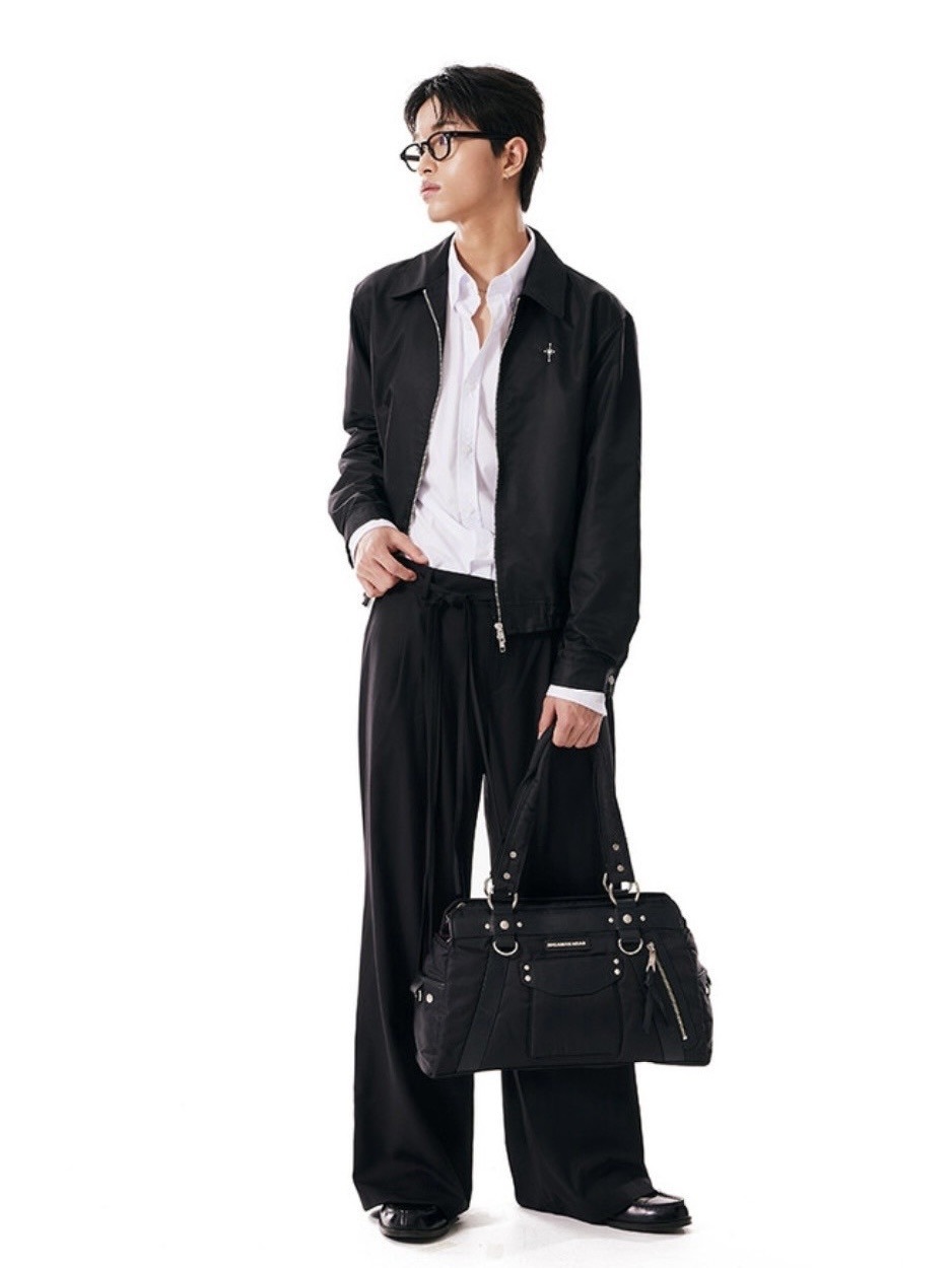 ショルダーバッグ IUGAMAKARAS Studded Nylon Shoulder Bag 5FT225 6/2再入荷【IUGAMAKARAS】Studded Leather Shoulder Bag | OUR