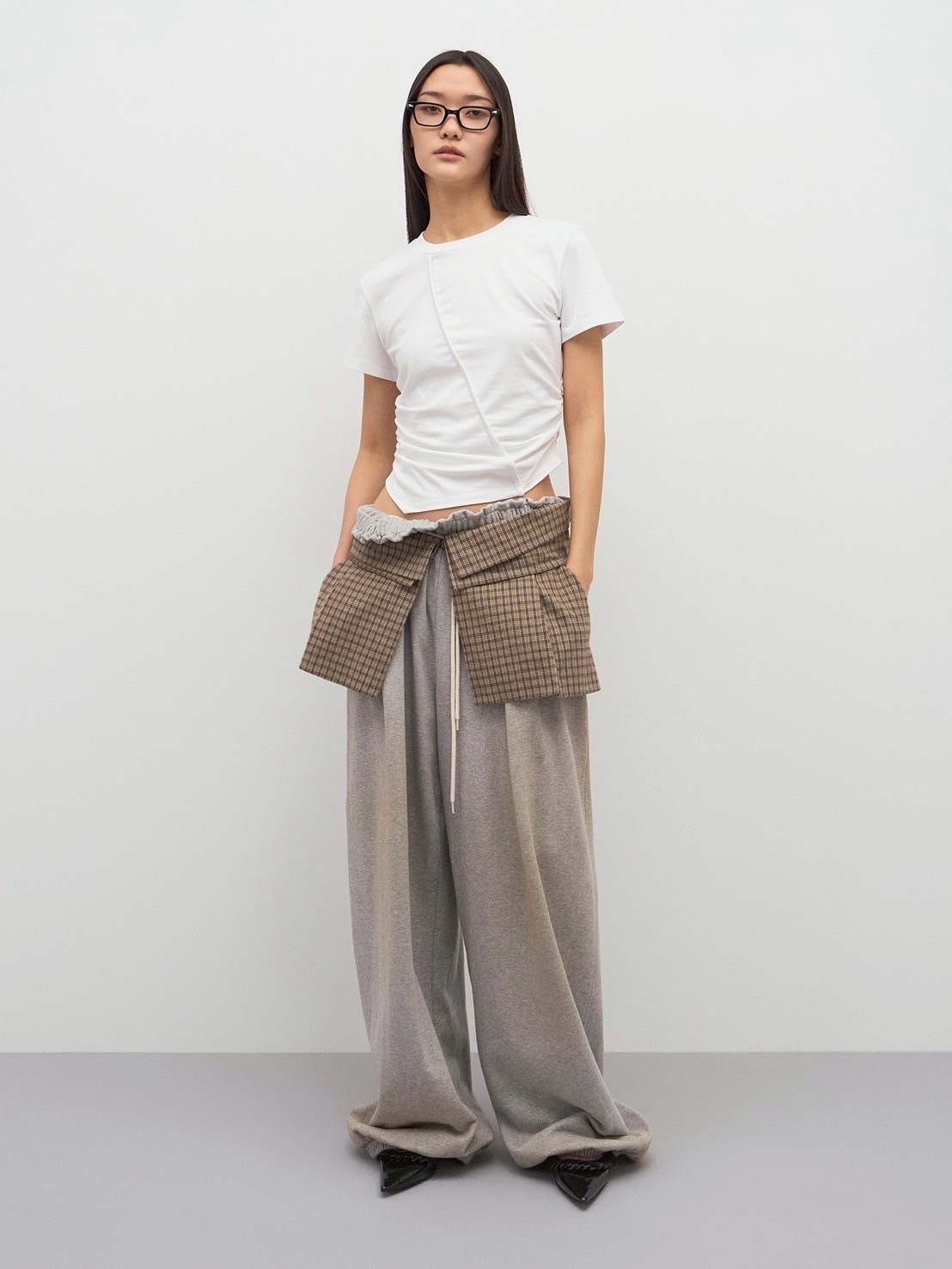 【LCDC】SPRAY WASHED PLEATS DETAIL TROUSERS / 【エルシーディーシー・ティーエム】スプレーウォッシュプリーツディティールスウェットパンツ