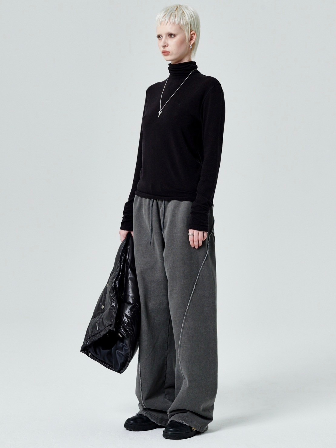 【runningHIGH】ANGORA GAUZE TURTLENECK TOP