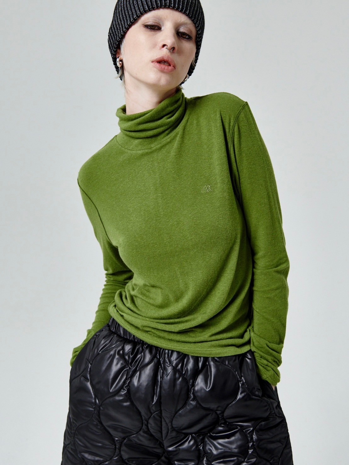 【runningHIGH】ANGORA GAUZE TURTLENECK TOP