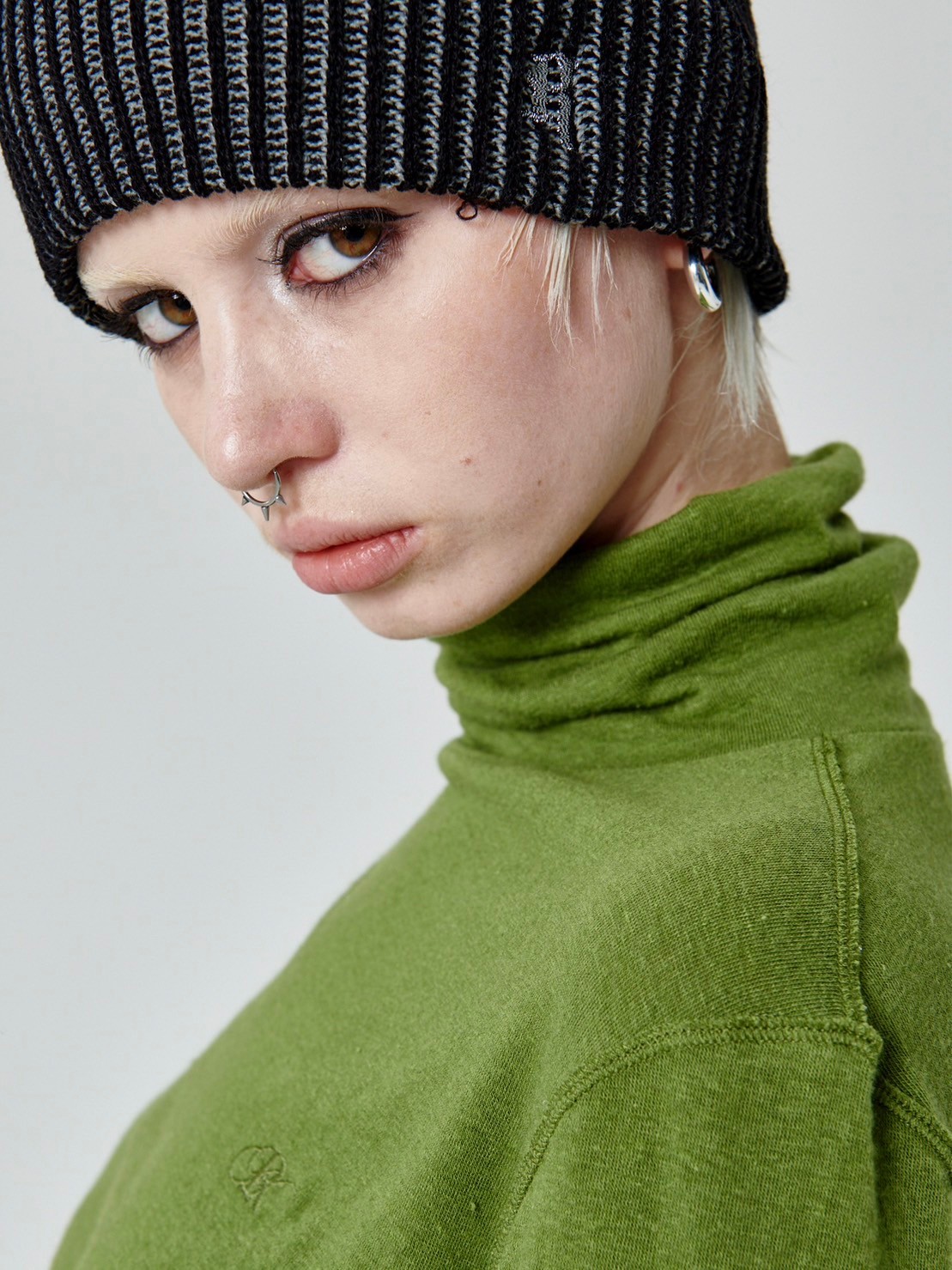 【runningHIGH】ANGORA GAUZE TURTLENECK TOP