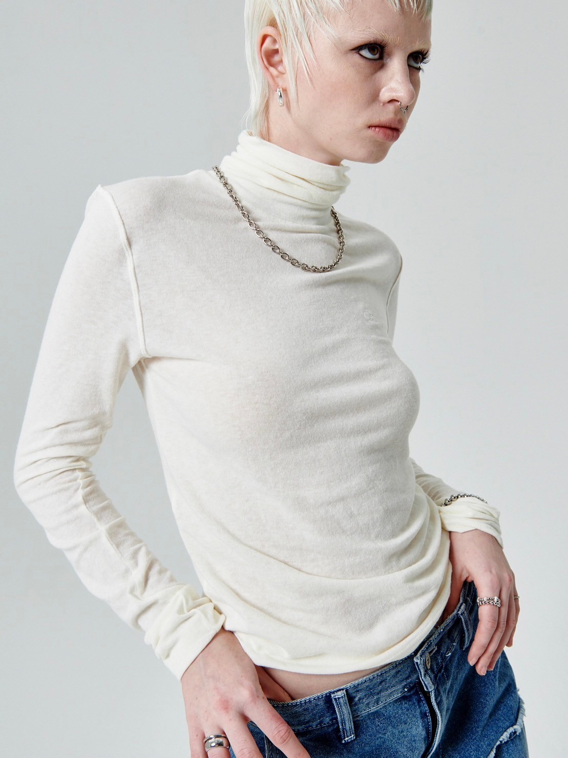 【runningHIGH】ANGORA GAUZE TURTLENECK TOP