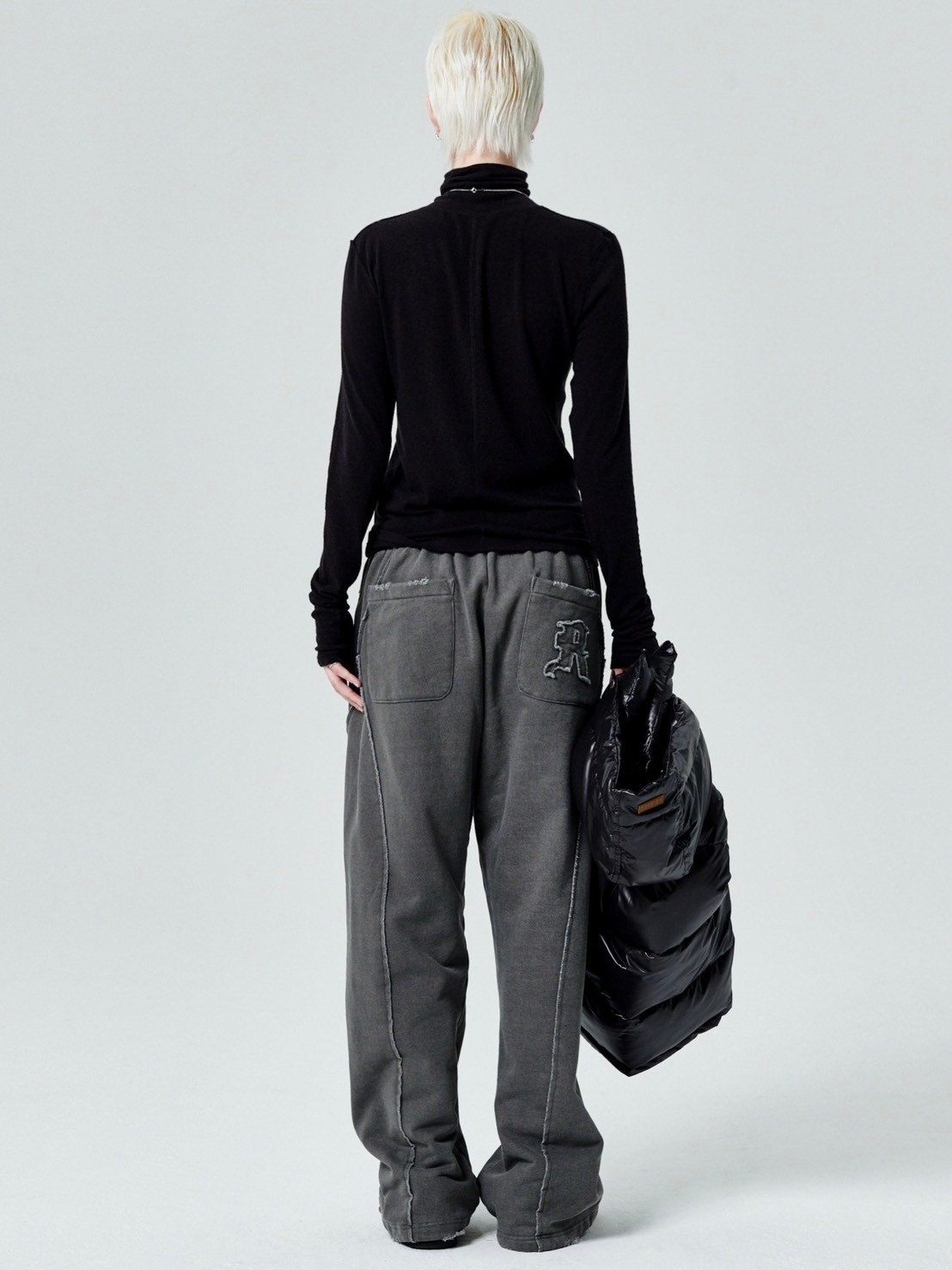 【runningHIGH】ANGORA GAUZE TURTLENECK TOP