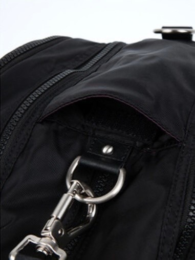 IUGAMAKARAS【送料込】Carabiner Nylon Backpack Black IUGAMAKARAS】Carabiner Nylon Backpack | OUR BRAND