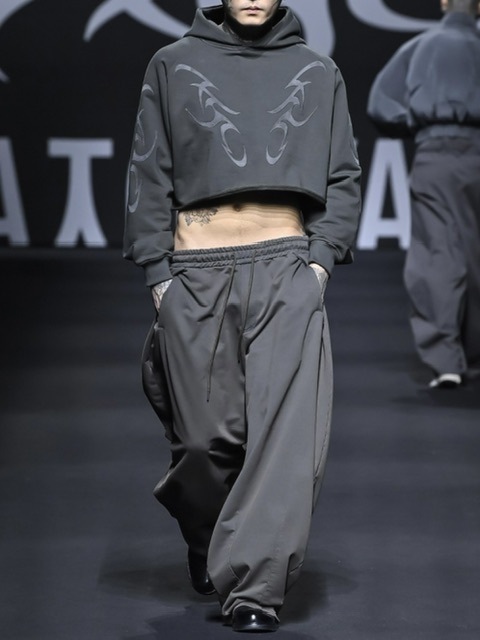 AJOBYAJO】Tribal AJO Applique Cropped Hoodie | OUR BRAND