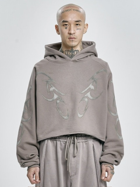 【AJO AJOBYAJO】23FW★ Arch Logo Cropped Sweatshirt AJOBYAJO】Tribal AJO Applique Cropped Hoodie | OUR BRAND