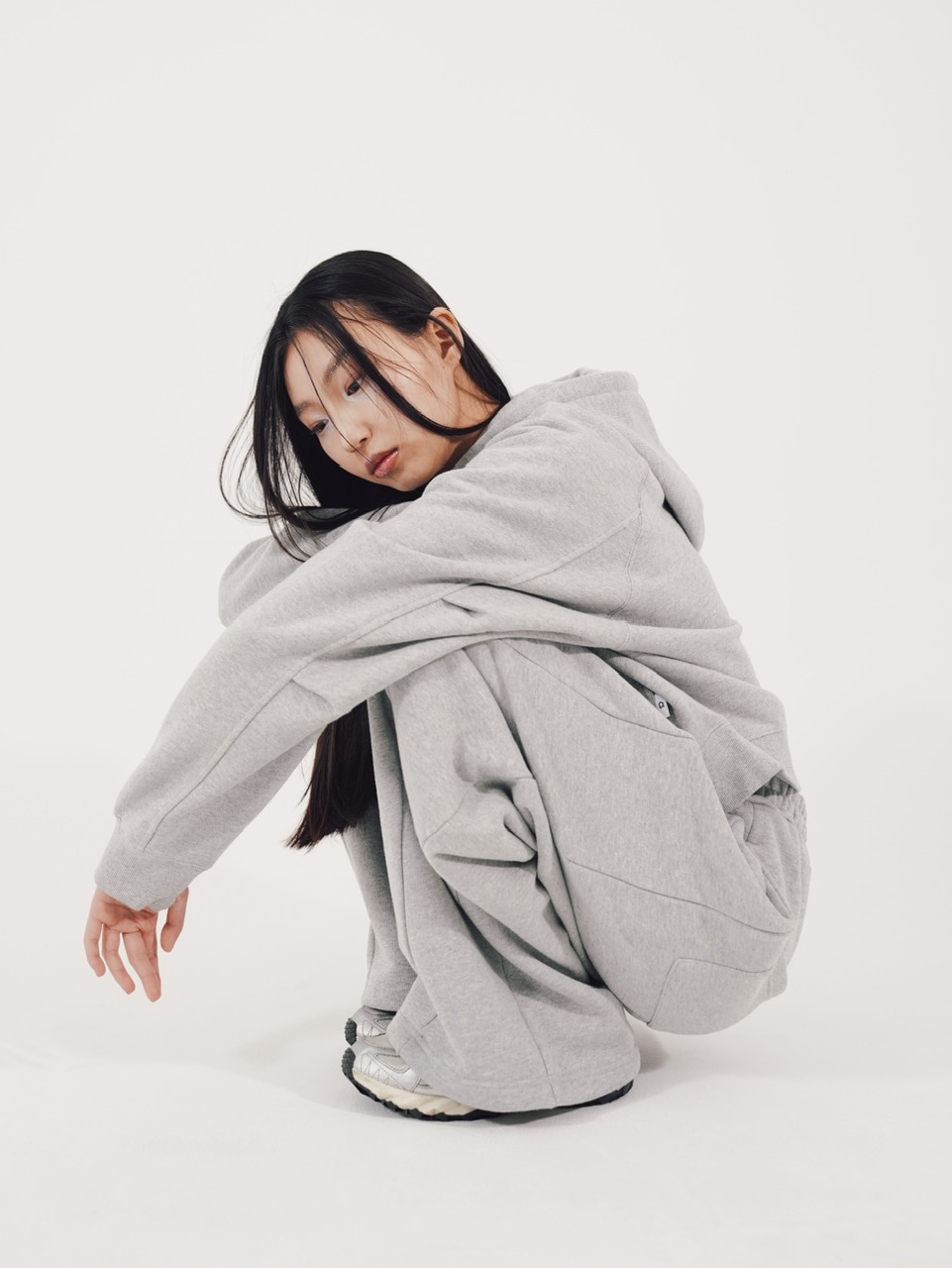 【関税込み】Carter Young グレー タック スウェットパンツ 8（eight） スウェットパンツ ジャージ ダブルタック極太