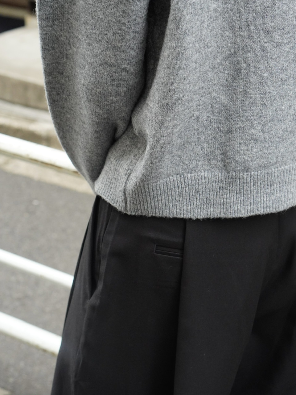東京店WEB限定受注制【Chikashitsu +】soft touch crew neck knit