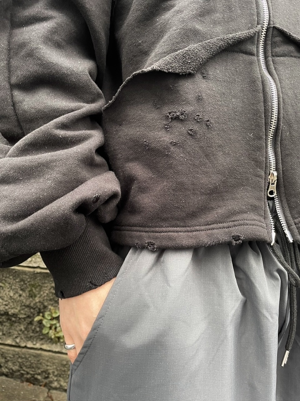 受注制【nmtc +】reverse design damage zip up hoodie (3color) | OUR