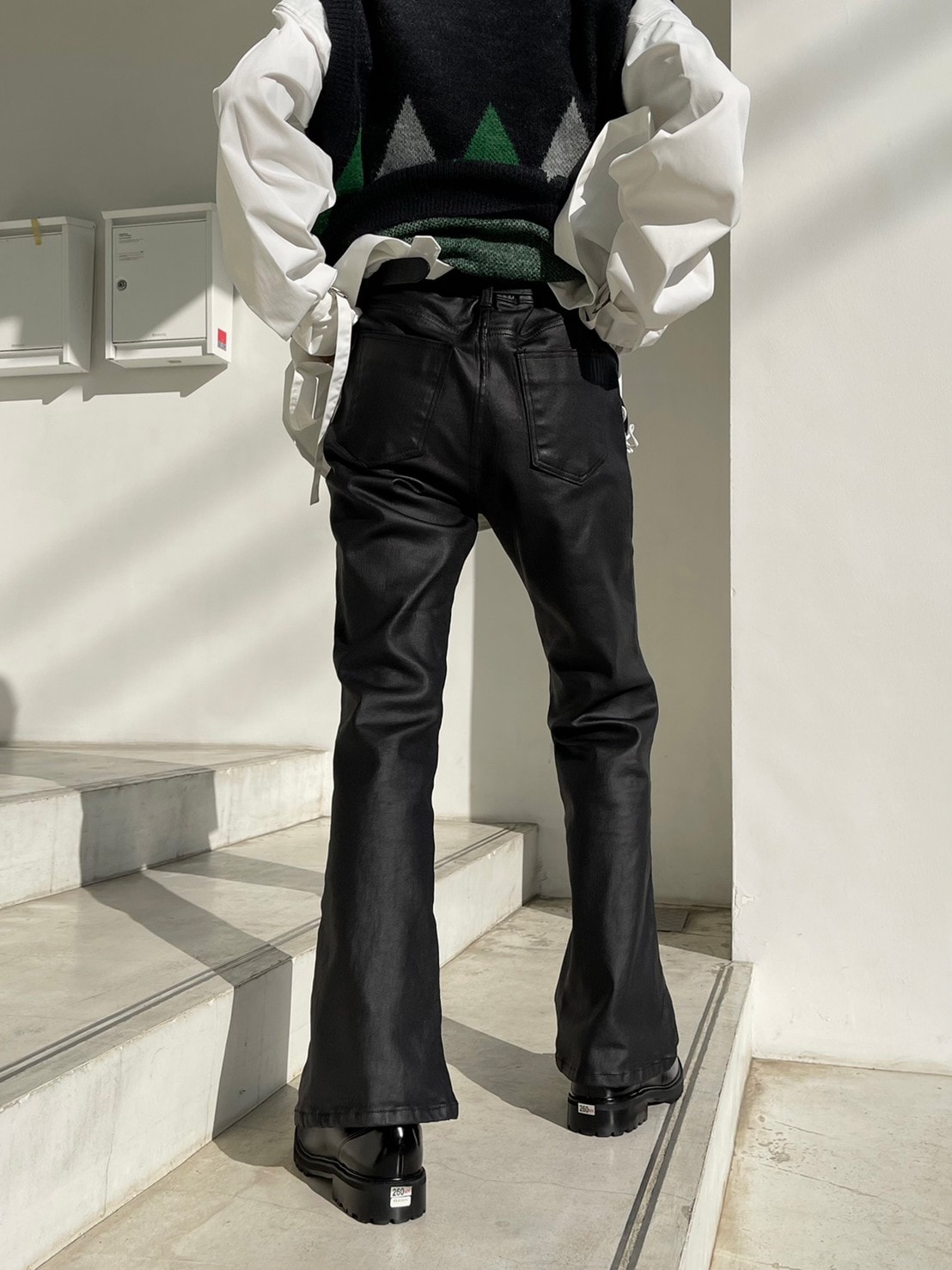 受注制【Chikashitsu +】coating flare denim pants | OUR BRAND