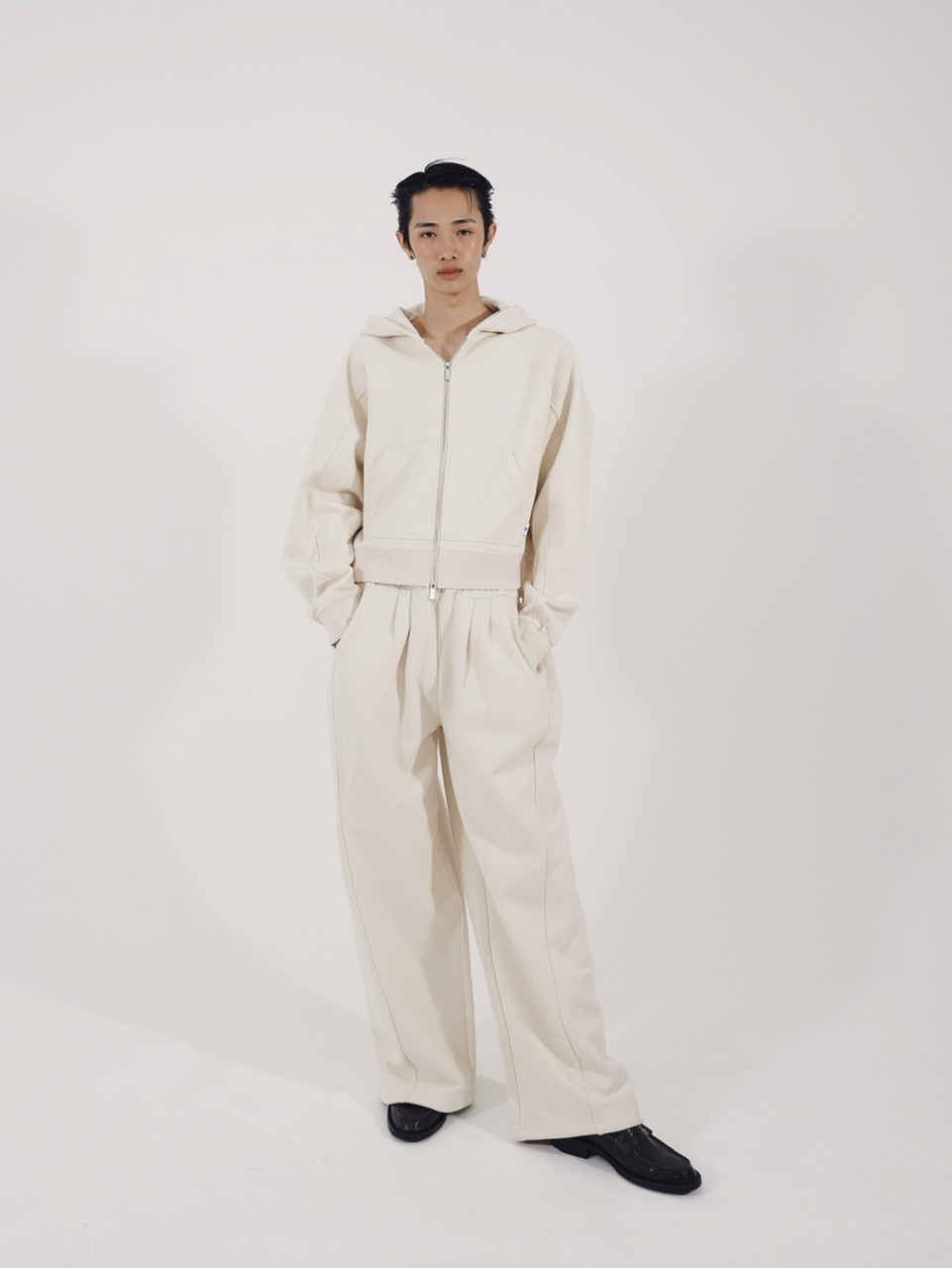 【CS】2tuck sweat pants (ivory)