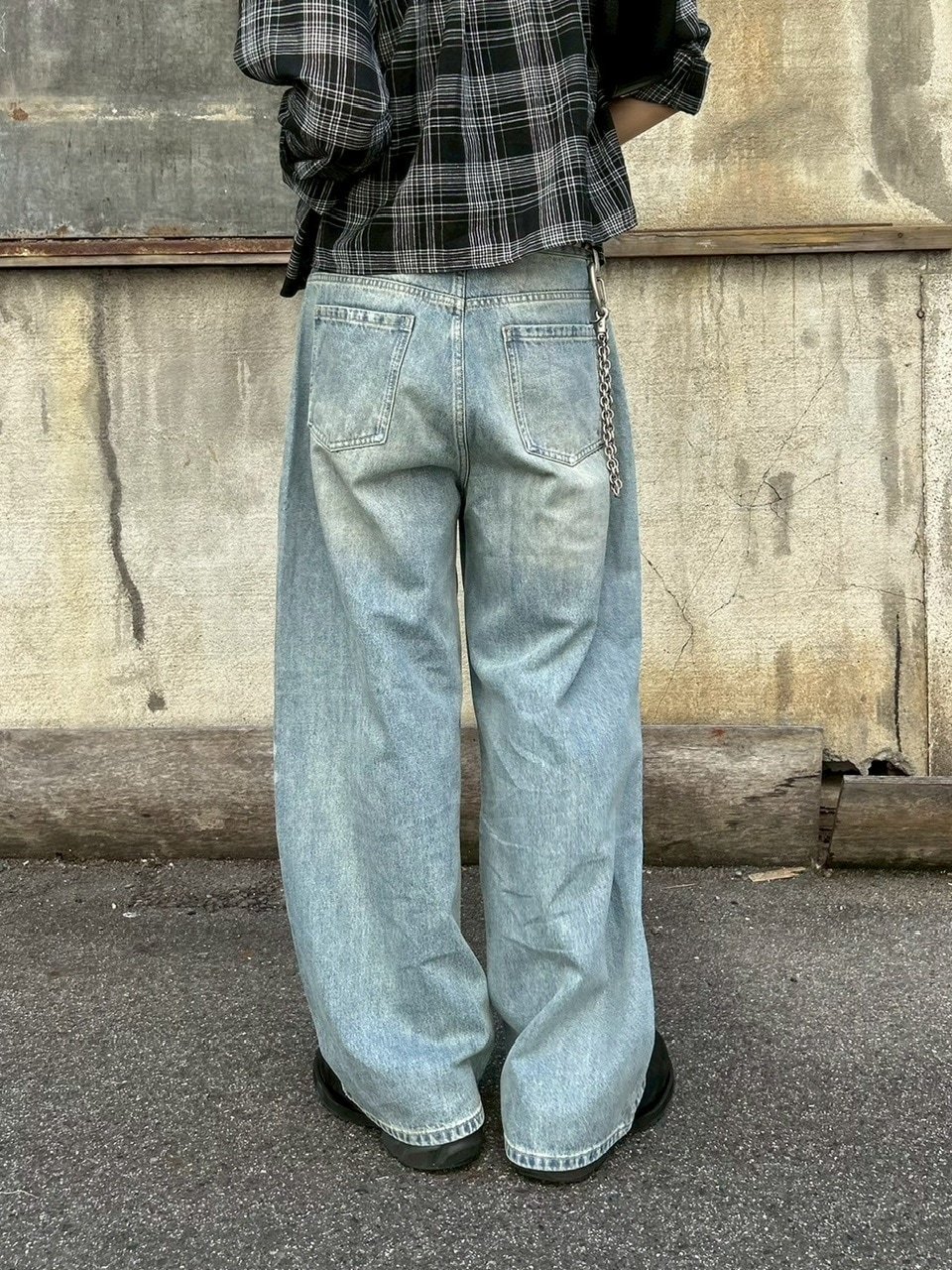 【Chikashitsu +】dirty wash semi wide denim (2color) / 【チカシツプラス】ダーティーウォッシングセミワイドデニムパンツ