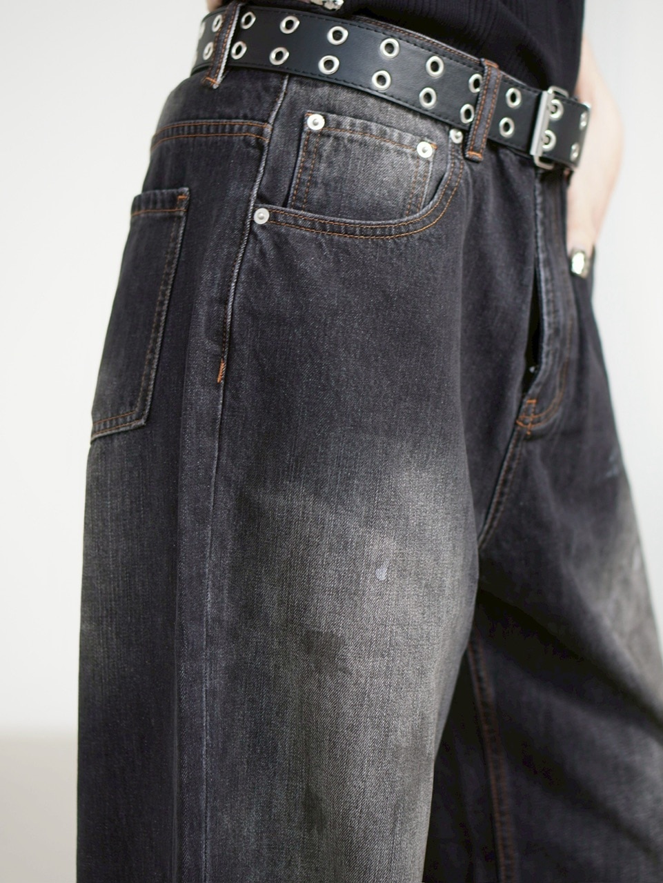 【Chikashitsu +】dirty wash semi wide denim (2color) / 【チカシツプラス】ダーティーウォッシングセミワイドデニムパンツ