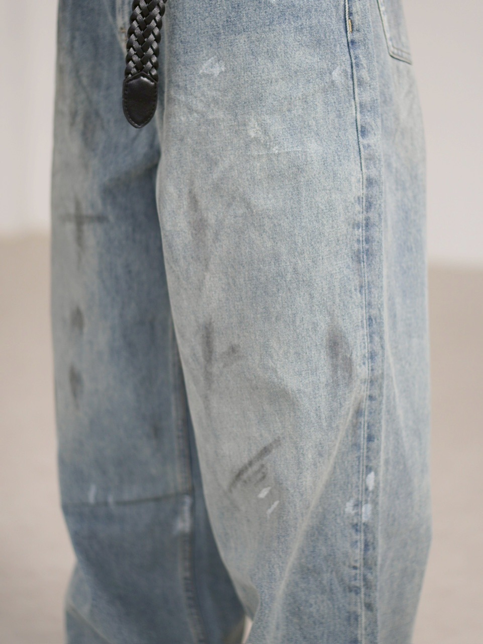 【Chikashitsu +】dirty wash semi wide denim (2color) / 【チカシツプラス】ダーティーウォッシングセミワイドデニムパンツ