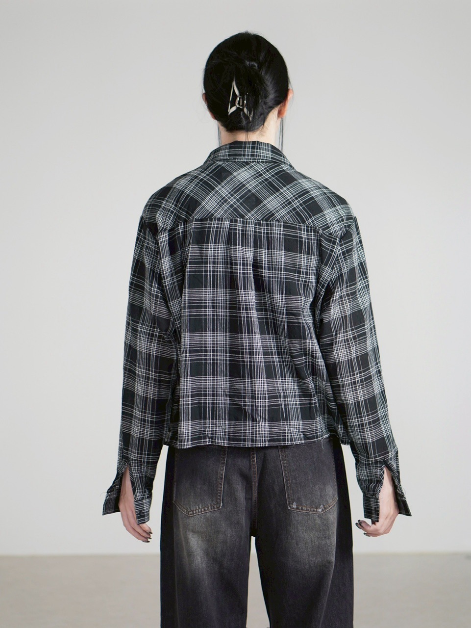 受注制【Chikashitsu +】cropped linen check shirt (3color