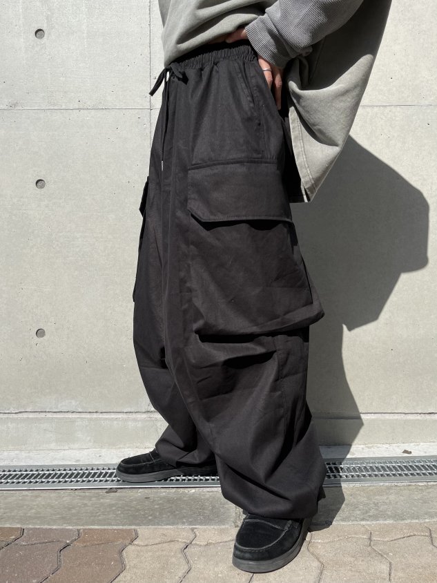 受注制【Chikashitsu +】oversized cargo pants (2color)