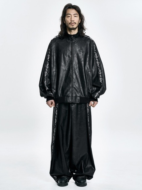 【AJO AJOBYAJO】24FW★ Vegan Leather One Tuck Track Pants AJOBYAJO】Vegan Leather One Tuck Track Pants | OUR BRAND
