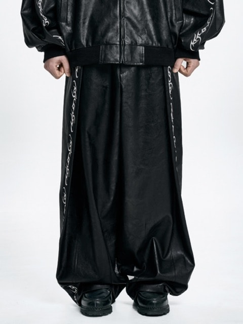 AJOBYAJO】Vegan Leather One Tuck Track Pants | OUR BRAND,AJOBYAJO