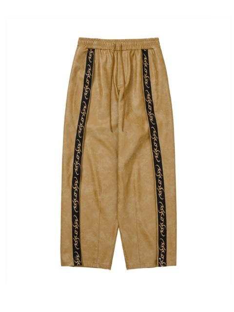 【AJO AJOBYAJO】23SS★ Vegan Leather Bermuda Pants AJOBYAJO】Vegan Leather One Tuck Track Pants | OUR BRAND