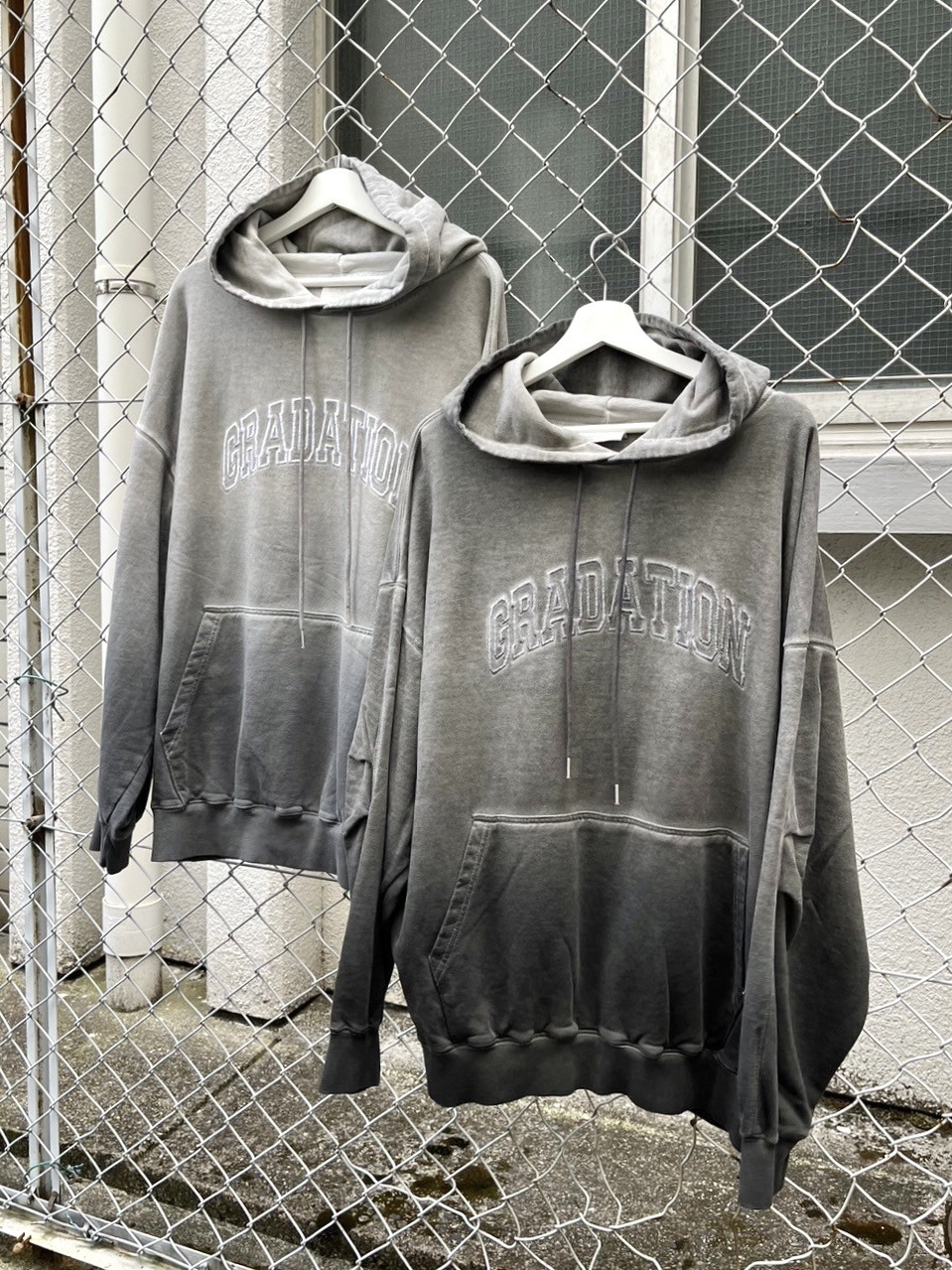 受注制【Never mind the XU】gradation hoodie (2color)