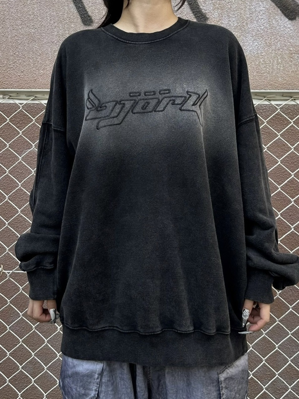 【XU DOG】washed design sweatshirt (2color)