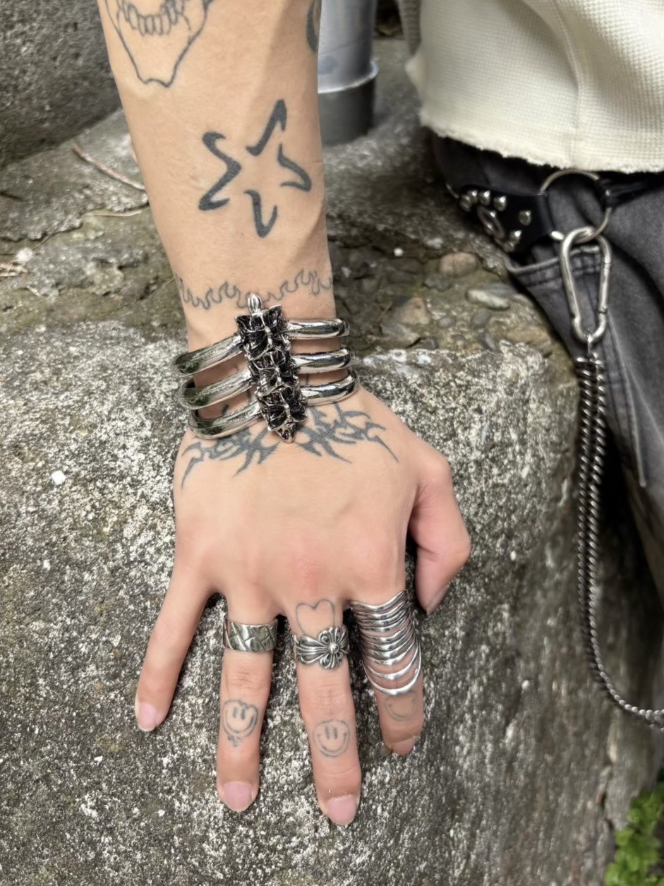 受注制【Never mind the XU】bone bracelet | OUR BRAND,Never mind