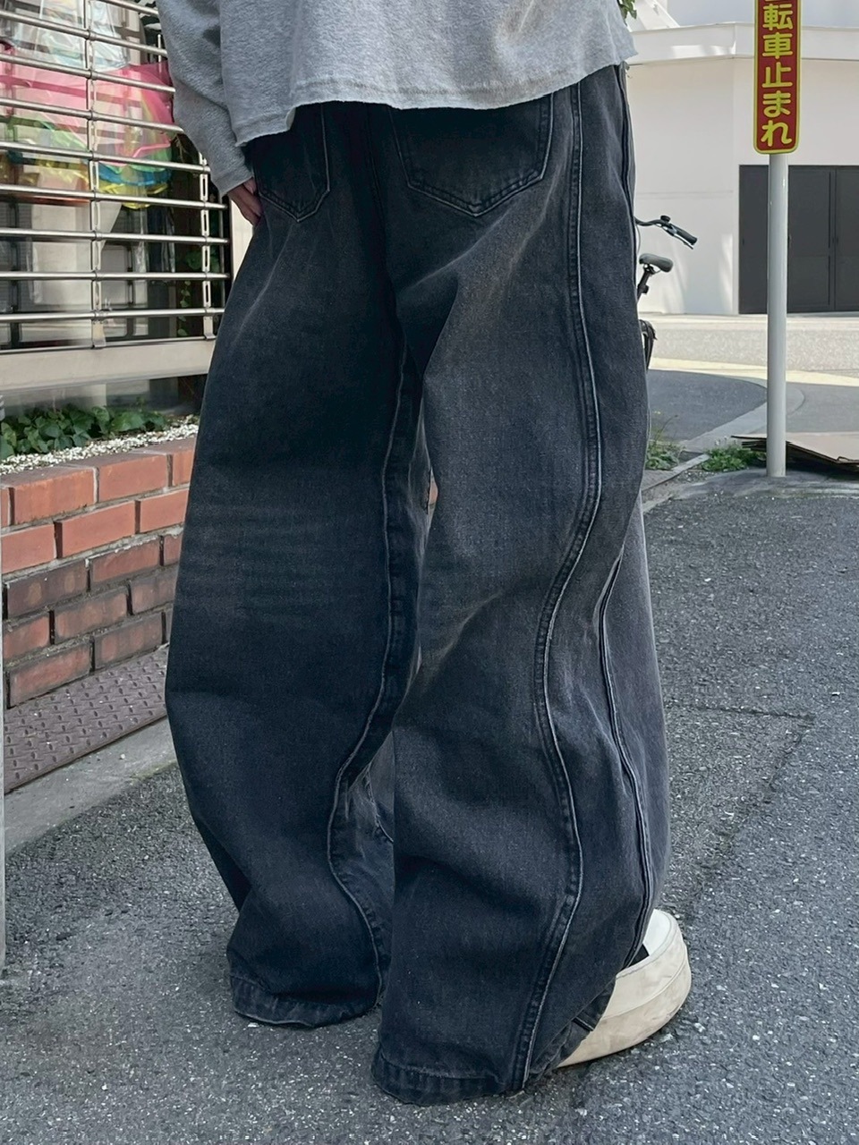 Chikashitsu+ サイドウェーブデニムパンツ 楽天市場】正規品【 Chikashitsu + side wave design denim