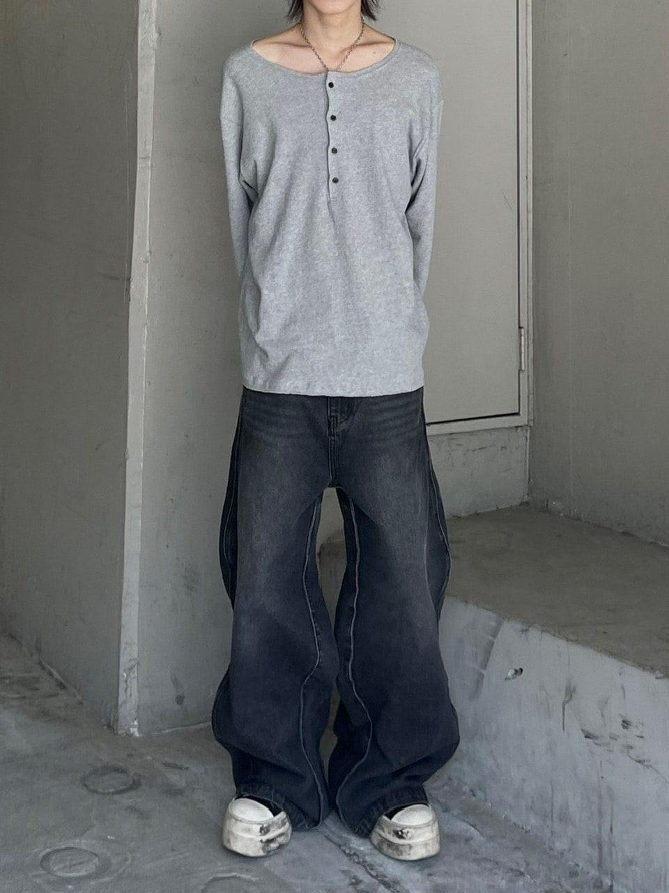 【Chikashitsu+】サイドウェーブデニムパンツ 楽天市場】正規品【 Chikashitsu + side wave design denim