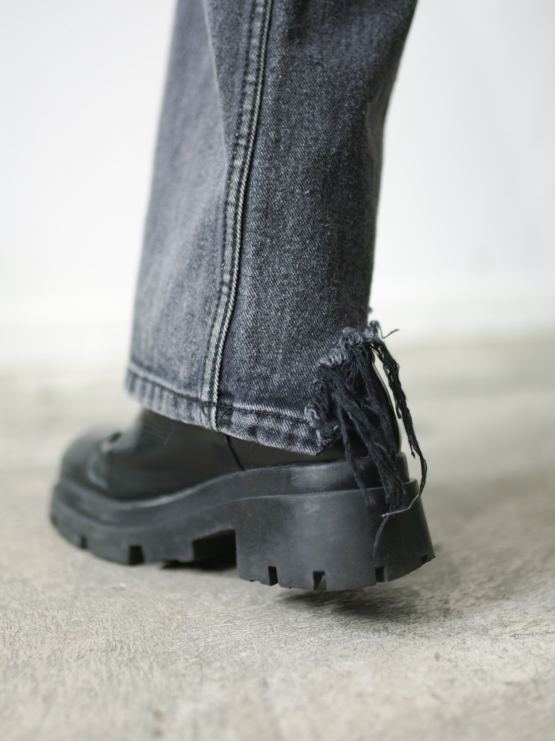 受注制【Chikashitsu +】flare damage denim pants (2color) | OUR