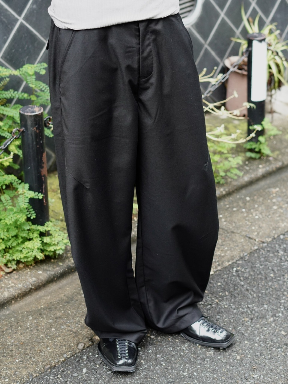 東京店WEB限定受注制【Chikashitsu +】one tuck balloon slacks / 【チカシツプラス】ワンタックバルーンスラックス (2color)