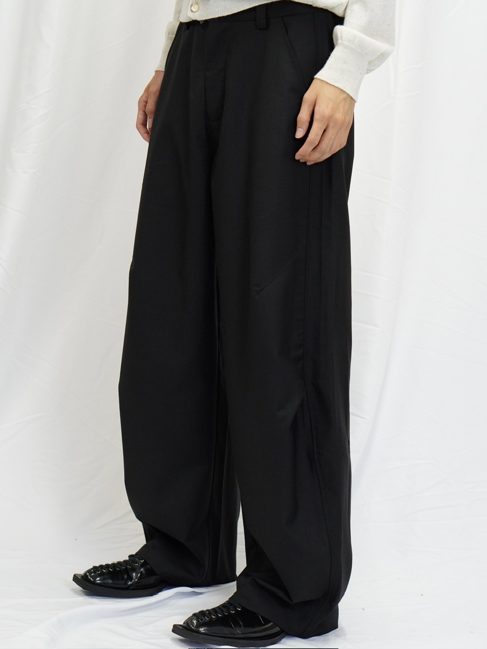 Chikashitsu＋ double tuck balloon slacks 大阪店WEB限定受注制【Chikashitsu +】double tuck balloon
