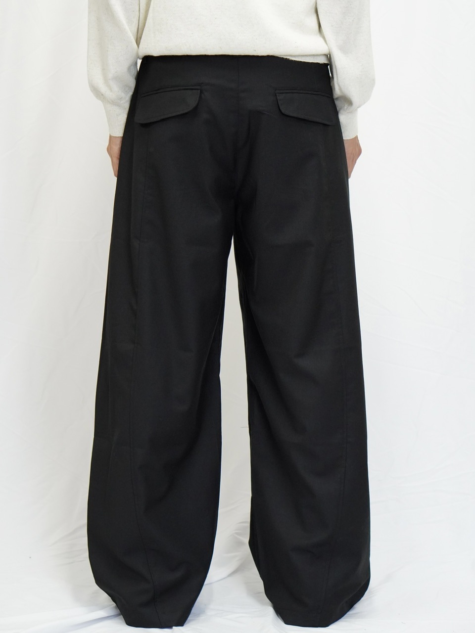 東京店WEB限定受注制【Chikashitsu +】one tuck balloon slacks / 【チカシツプラス】ワンタックバルーンスラックス (2color)