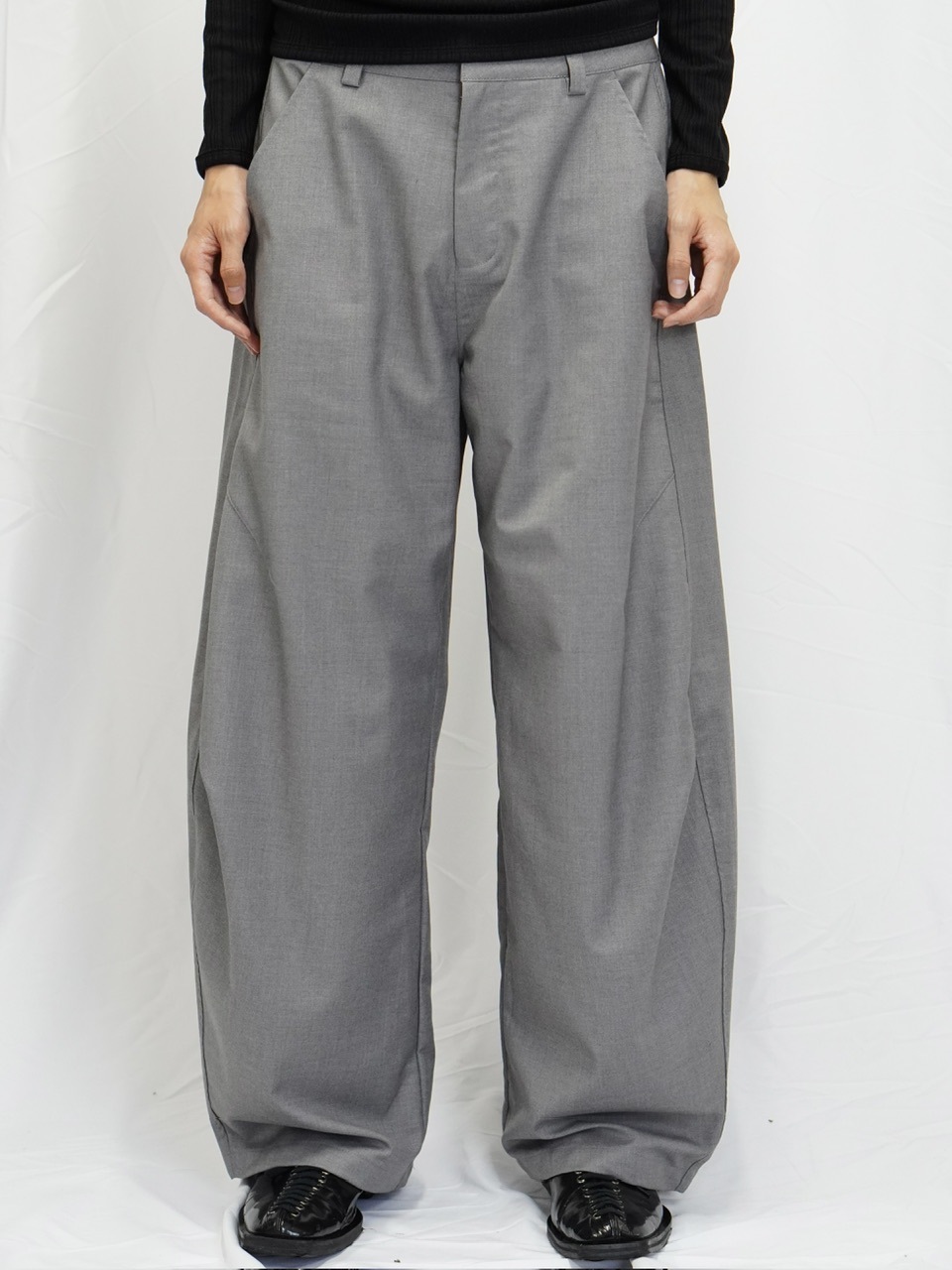 東京店WEB限定受注制【Chikashitsu +】one tuck balloon slacks