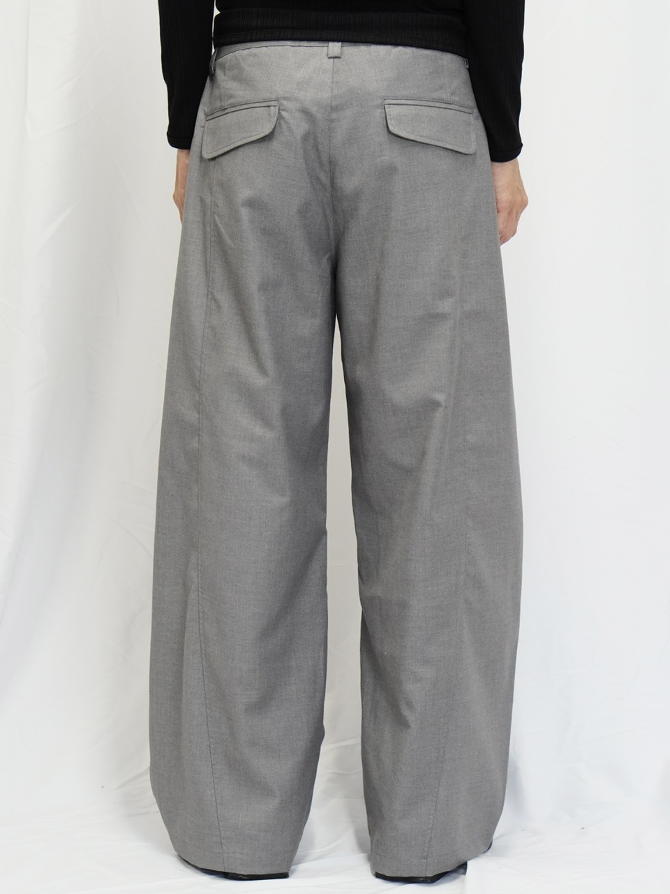 東京店WEB限定受注制【Chikashitsu +】one tuck balloon slacks