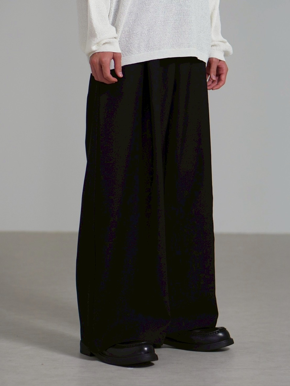 受注制【Chikashitsu +】over tuck slacks / 【チカシツプラス】オーバータックスラックス (2color)