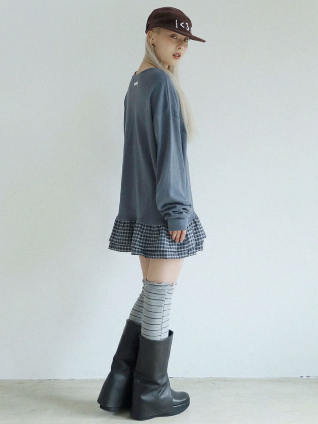 【Uglyshadow】STAR FRILL LONGSLEEVED T-SHIRT