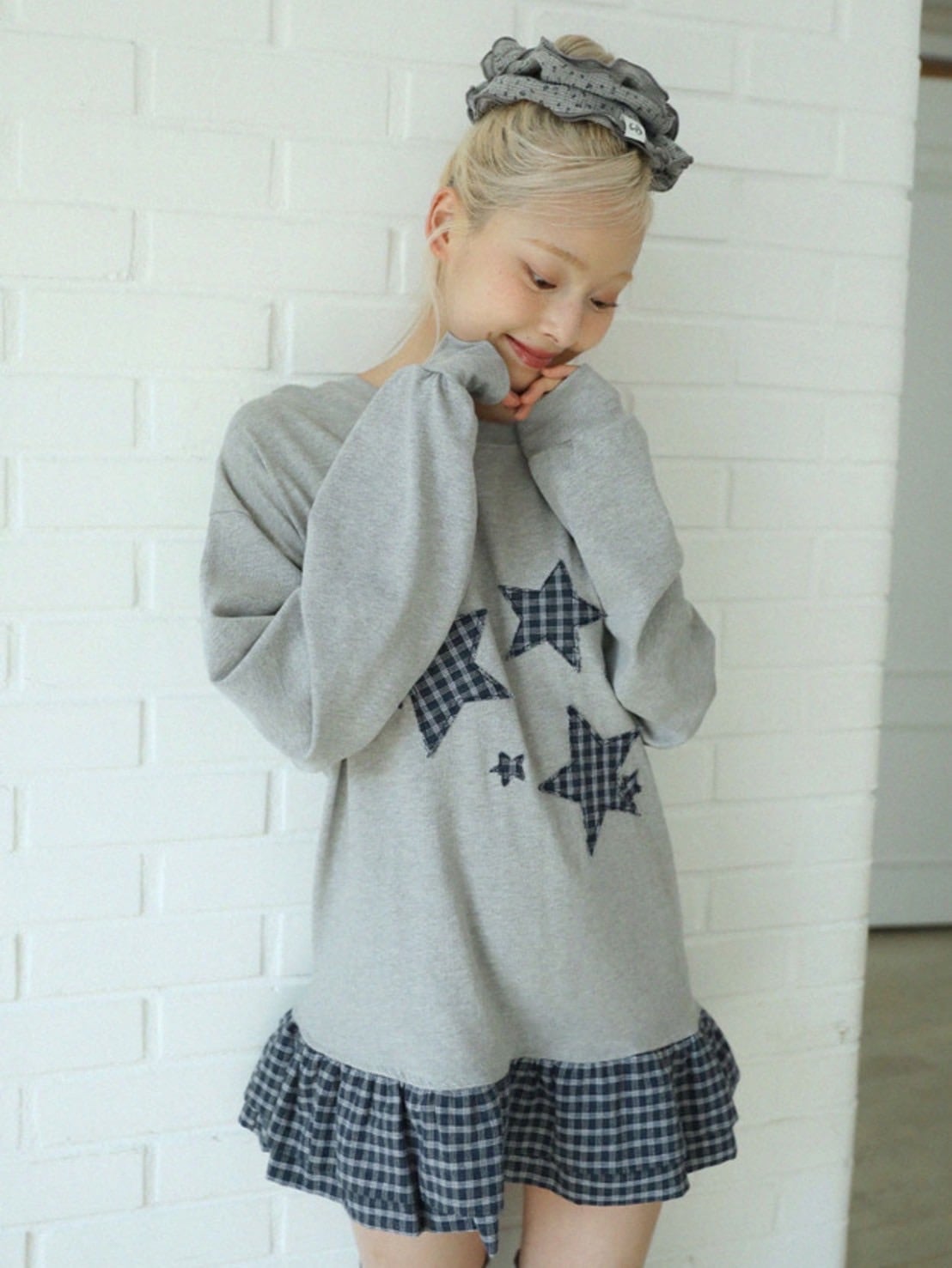 【Uglyshadow】STAR FRILL LONGSLEEVED T-SHIRT